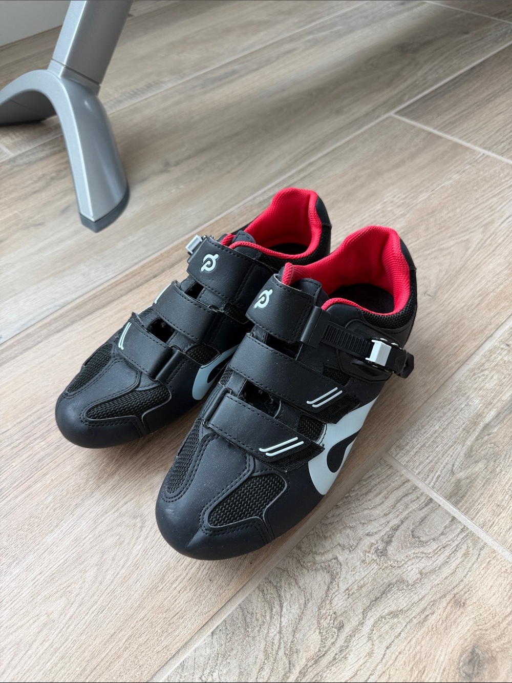 Peloton Kids Black and Red Cycling Sneakers with Secure Straps